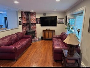 19 New Mill Rd in Smithtown, NY - Building Photo - Building Photo