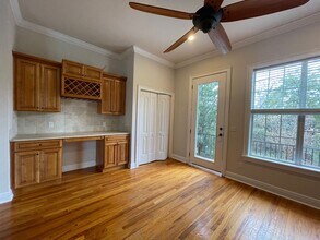 1330 N Duval St in Tallahassee, FL - Building Photo - Building Photo