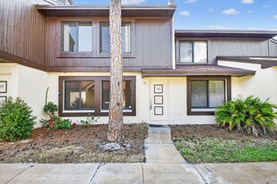 5352 Bosque Ln in West Palm Beach, FL - Building Photo