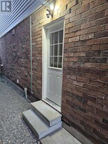 426 Grey Lndg in Milton, ON - Building Photo