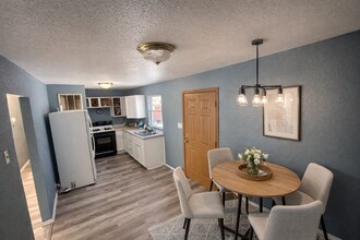 4333 School St in Rockford, IL - Building Photo - Building Photo