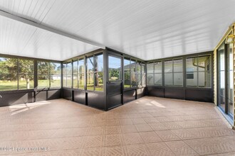 777 Hamm St NW in Palm Bay, FL - Foto de edificio - Building Photo