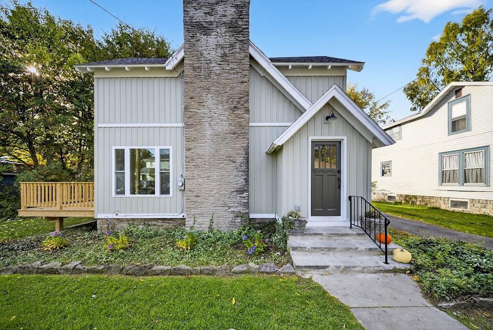 127 W Warrington Rd in Syracuse, NY - Building Photo