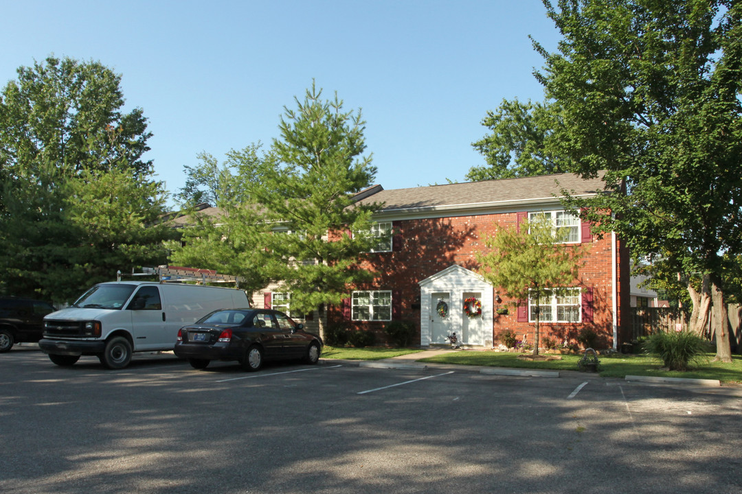 Bryn Mawr Apartments in New Albany, IN - Building Photo