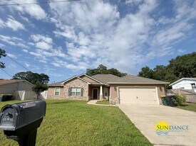 112 Benarr Ave NW in Fort Walton Beach, FL - Building Photo