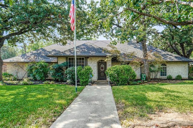 1000 Lynhurst Ln in Denton, TX - Building Photo