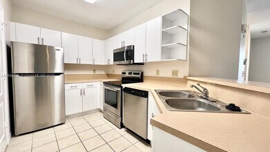 120 SW Peacock Blvd in Port St. Lucie, FL - Building Photo - Building Photo