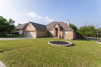 1101 Cimarron Ct in San Marcos, TX - Building Photo - Building Photo
