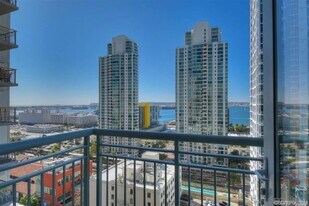 1240 India St, Unit 1709 in San Diego, CA - Building Photo