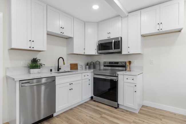 5025 Williams Ave in La Mesa, CA - Building Photo - Building Photo