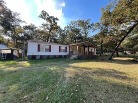 66 McFaddin Rd in Huntsville, TX - Building Photo