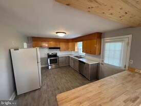 3149 Carlisle Rd in Dover, PA - Building Photo