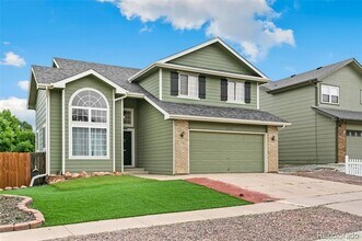 2510 Brenton Dr in Colorado Springs, CO - Foto de edificio - Building Photo