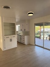 5600 Lakeview Dr in Austin, TX - Building Photo - Building Photo