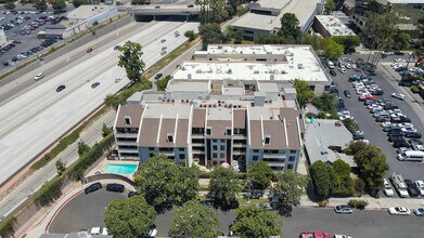 222 N Rose St, Unit 205 in Burbank, CA - Foto de edificio - Building Photo