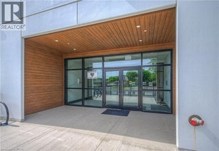 1936 Rymal Rd E in Hamilton, ON - Building Photo - Building Photo