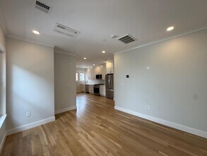 37 Gore St, Unit 2 in Cambridge, MA - Building Photo - Building Photo