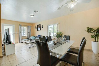 1721 SW 75th Avenue Rd in Miami, FL - Building Photo - Building Photo