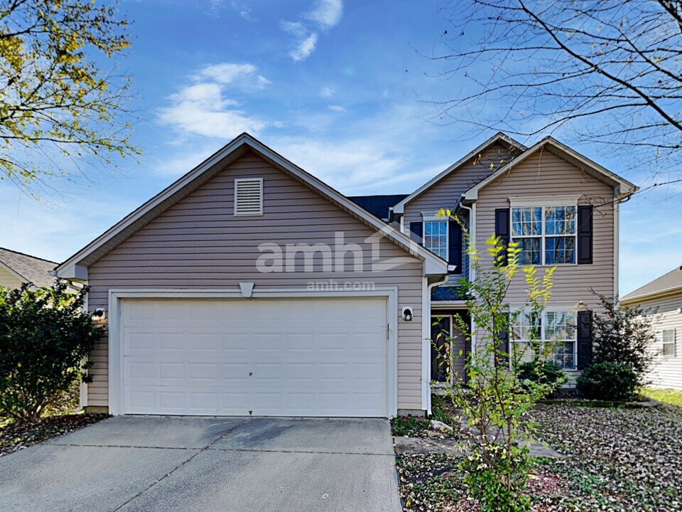 11912 Cheviott Hill Ln in Charlotte, NC - Building Photo