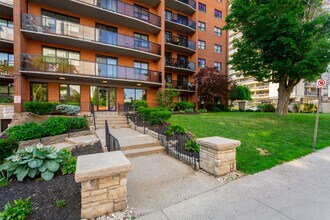 150 Bay Street South in Hamilton, ON - Building Photo - Building Photo