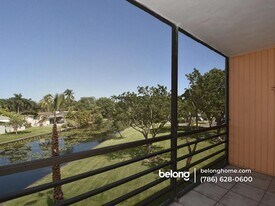 121 Royal Pk Dr, Unit 3A in Oakland Park, FL - Building Photo