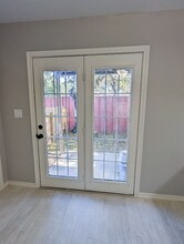 114 Scofield Ave in Johnson City, TX - Building Photo - Building Photo