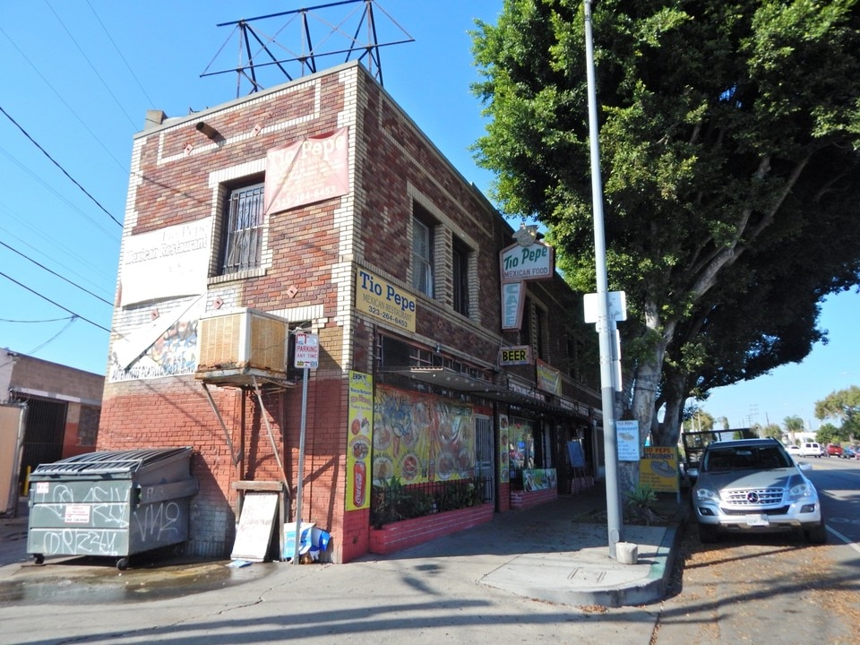 3572-3580 E 8th St in Los Angeles, CA - Building Photo