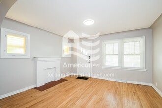 1017 Lakeview Ave in St. Louis, MO - Building Photo - Building Photo