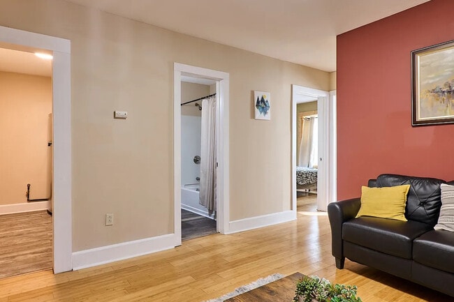 198 Court St in Binghamton, NY - Foto de edificio - Building Photo