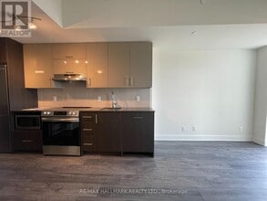 188 Fairview Mall Dr in Toronto, ON - Building Photo - Building Photo