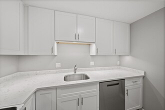 1 Centre St in Canton, MA - Building Photo - Building Photo