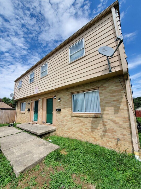 238-240-240 N Southampton Ave in Columbus, OH - Building Photo