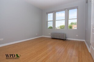 1649 W 78th St, Unit GW in Chicago, IL - Building Photo