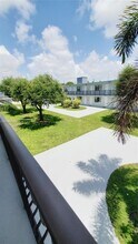 4450 SW 67th Ave, Unit S in Miami, FL - Foto de edificio - Building Photo