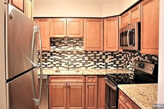 466 A Liberty St in Little Ferry, NJ - Building Photo - Building Photo