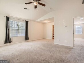 2352 Creel Rd in College Park, GA - Building Photo - Building Photo