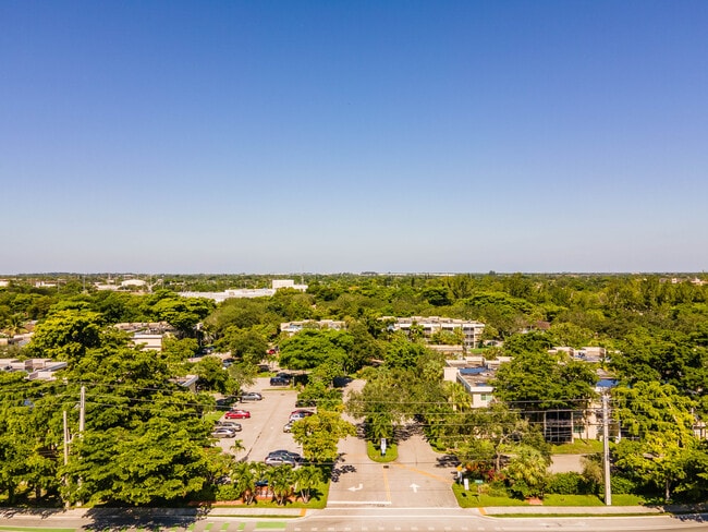 Spring Crest Condominium in Sunrise, FL - Building Photo - Building Photo