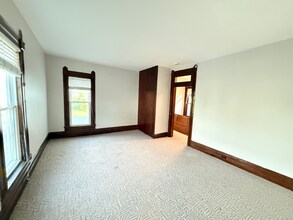 1603 E Oak St in New Albany, IN - Building Photo - Building Photo