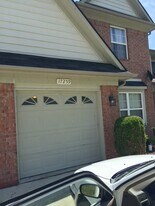 17259 Higdon Dr in Brownstown, MI - Building Photo