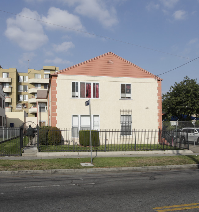 4131-4135 Melrose Ave in Los Angeles, CA - Foto de edificio - Building Photo