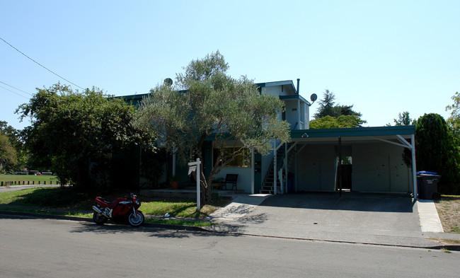 4444-4446 Yukon Dr in Santa Rosa, CA - Building Photo - Building Photo