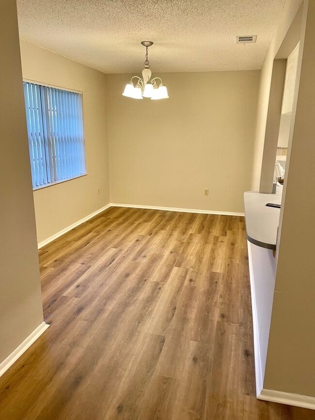 412 Banana Cay Dr, Unit F in South Daytona, FL - Building Photo - Building Photo