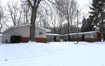 Spring Meadows in Akron, OH - Building Photo - Building Photo