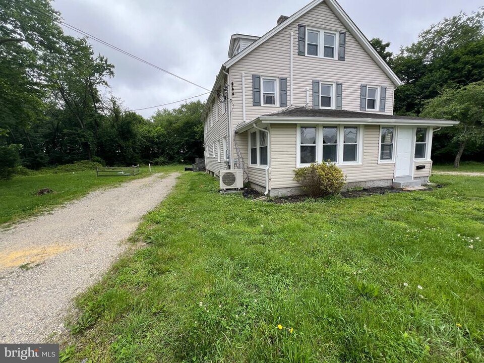 419 Garden Rd in Pittsgrove, NJ - Building Photo
