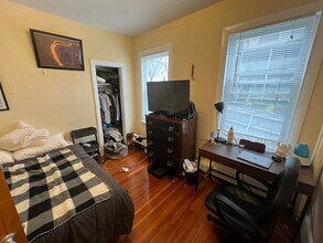 29 Cameron Ave, Unit 1 in Somerville, MA - Building Photo - Building Photo