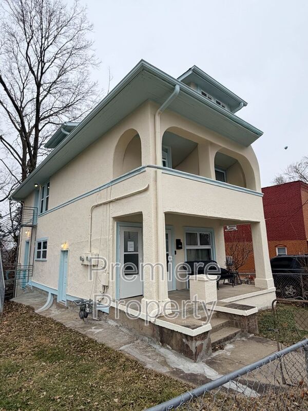 property at 1217 W 21st St