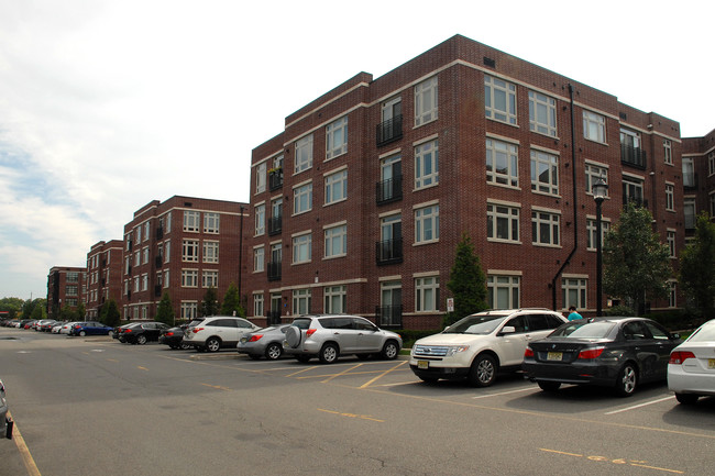 M at Englewood South in Englewood, NJ - Foto de edificio - Building Photo