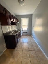 33 S Munn Ave in East Orange, NJ - Foto de edificio - Building Photo