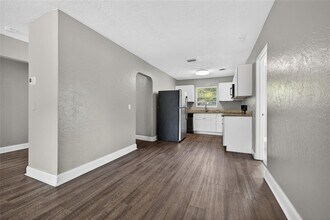 4621 25th Ave S in St. Petersburg, FL - Building Photo - Building Photo