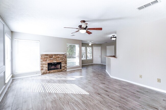 2103 Charlton House Ln